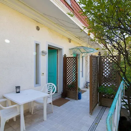 The Holiday Apartments * Sanremo